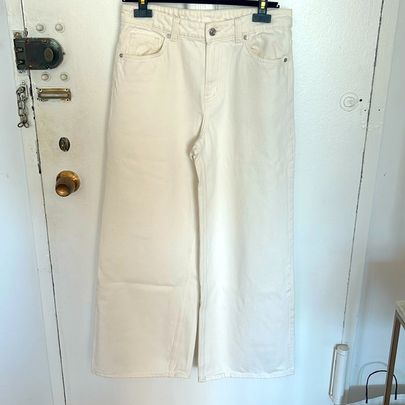 H&M High Waisted Wide Leg White Jeans size 6 - Picture 1 of 5